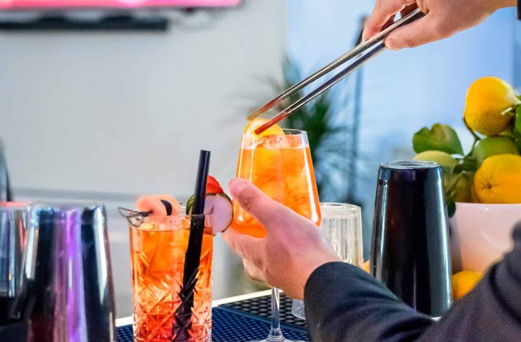 Corporate event bar service with professional bartenders